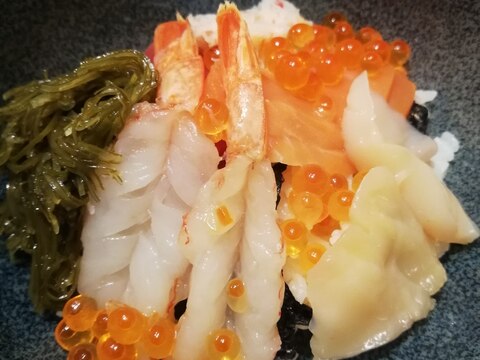 海鮮丼✩.*˚